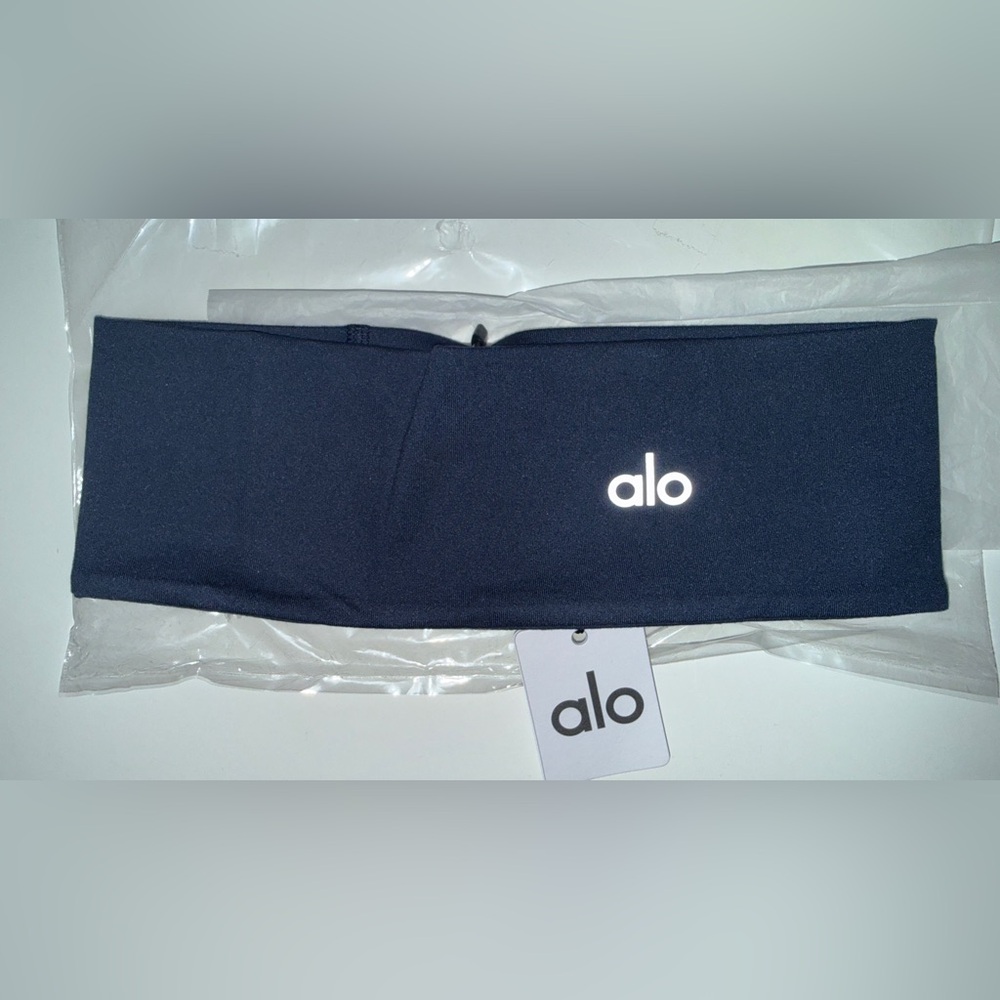 Alo Performance Conquer Headband - Picture 5 of 7